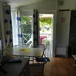Le Puits De L'auture אתר קמפינג