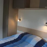 Le Puits De L'auture אתר קמפינג 4*
