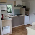 אתר קמפינג Le Puits De L'auture