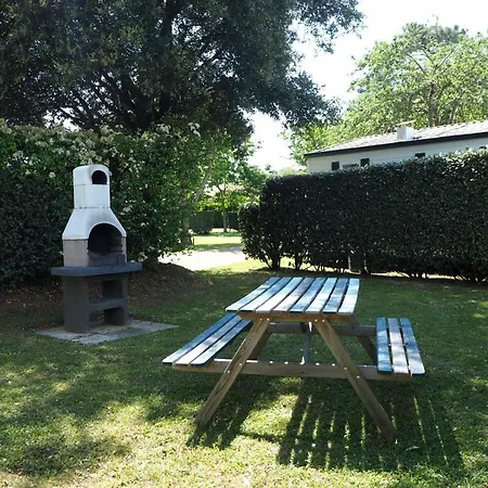 Le Puits De L'auture Parque de Campismo 4*